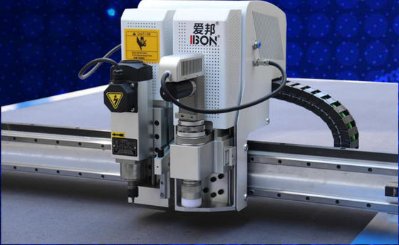 좋은 가격 200mm/S - 2600mm/S CNC 직물 절단 기계 자동 섬유 절단 기계 사용자 정의 온라인으로