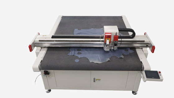 자동 소파 절단 기계 220V - 380V 칼 CNC 기계