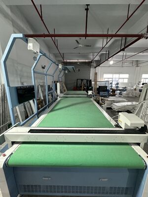 듀얼 헤드 IB1660 CNC 가죽 절단기, 1600mmX6000mm 절단 범위 및 고급 정밀도, 천연 가죽용